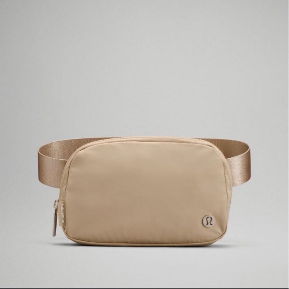 Lululemon belt bag trench (NWT)